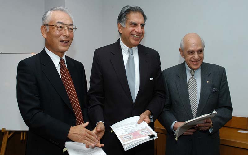 2005 - Tata Motors & Hitachi sign new JV